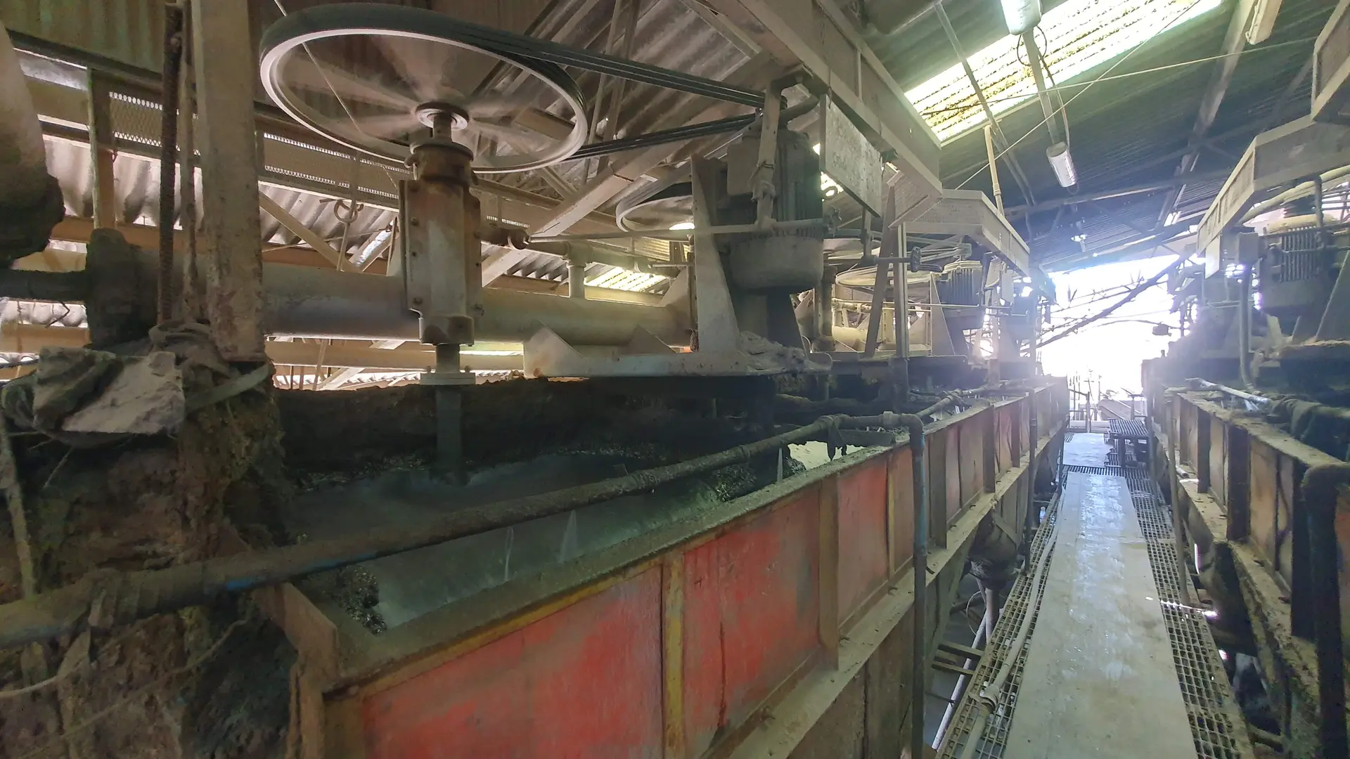 Interior de la planta concentradora